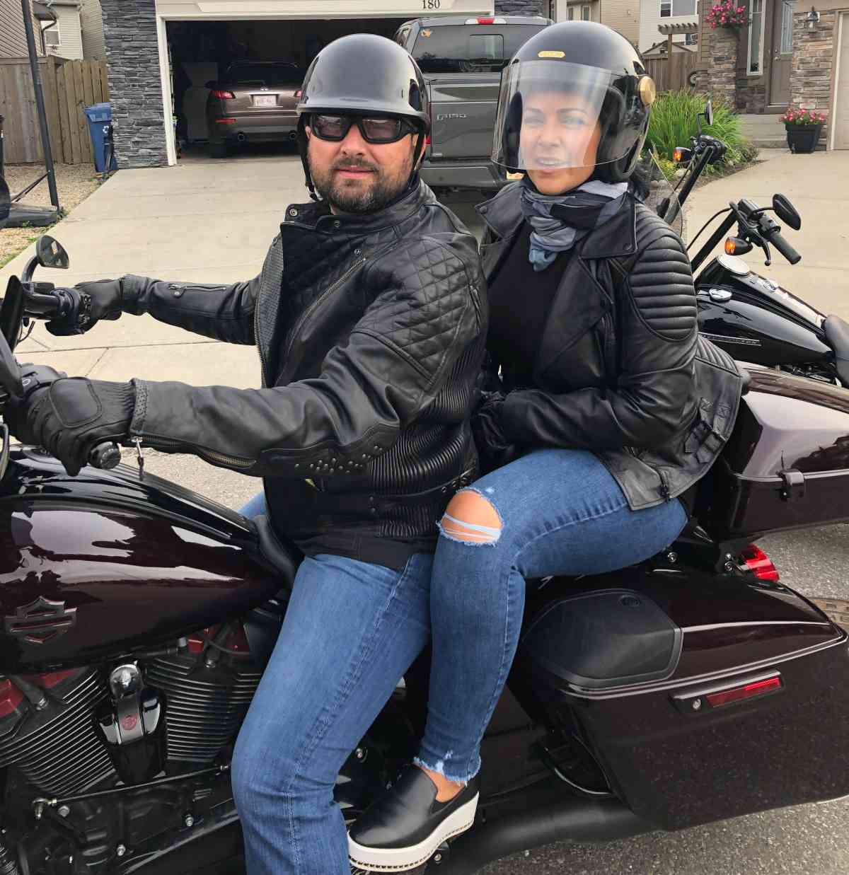 Riding Harley<br> Davidson